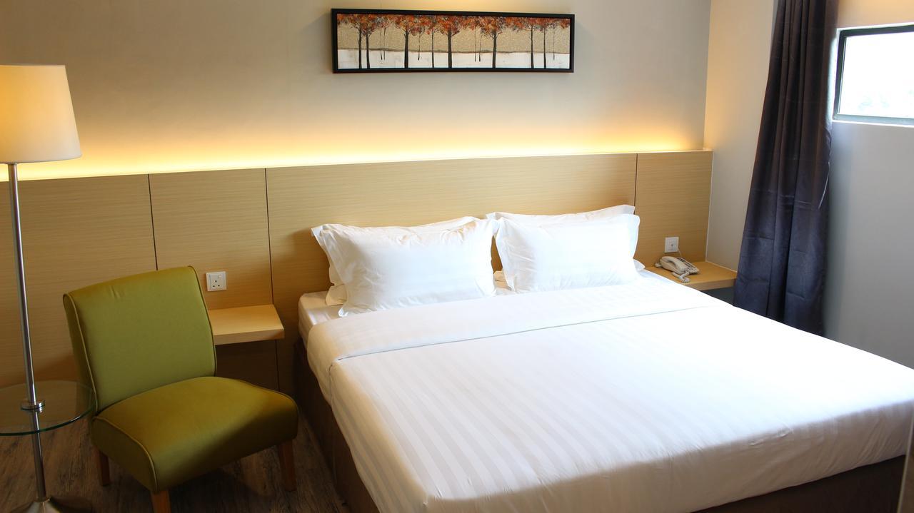Zen Boutique Hotel Ulu Tiram Kültér fotó
